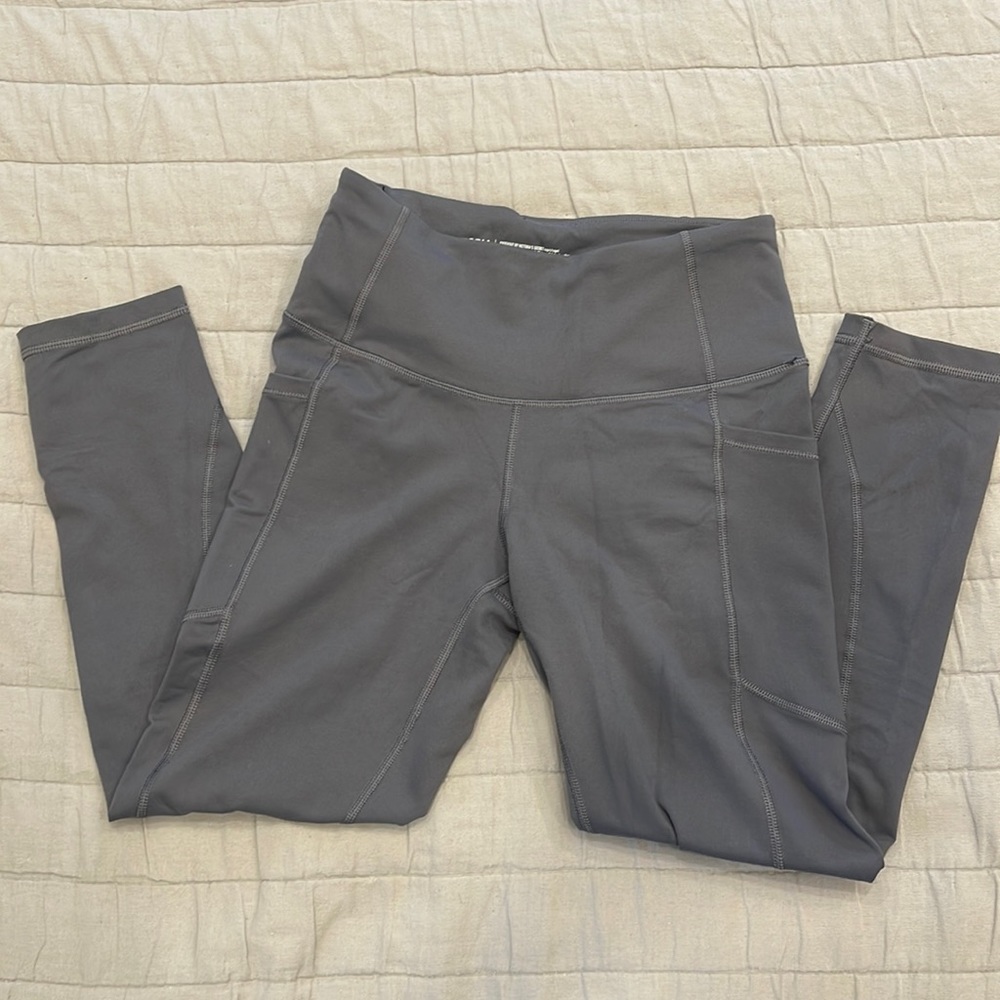 Victoria’s Secret Sport Knockout Capri Leggings XS